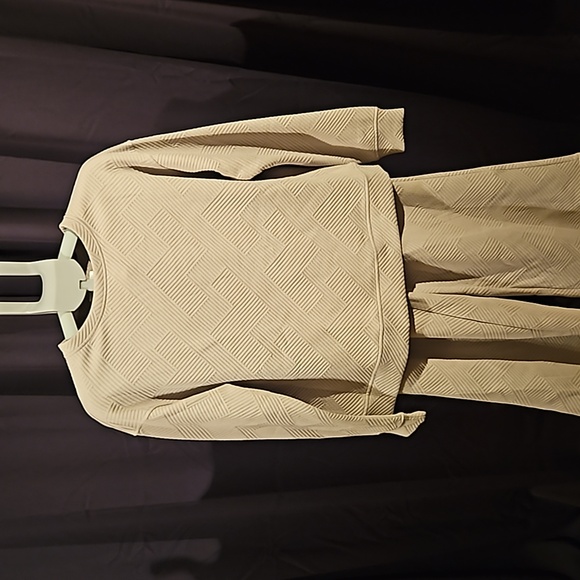 Liam & Co Sweater and pant set - Picture 2 of 4